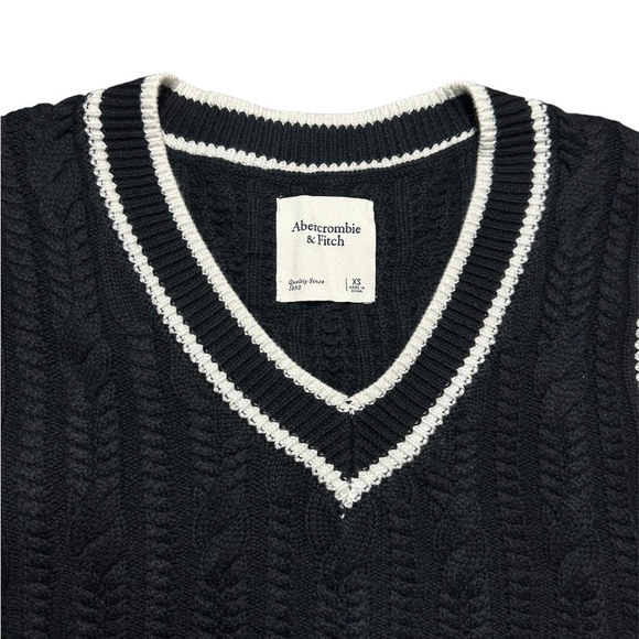 ABERCROMBIE & FITCH Cable-Knit Sweater Black White Vneck Vest - Picture 3 of 10